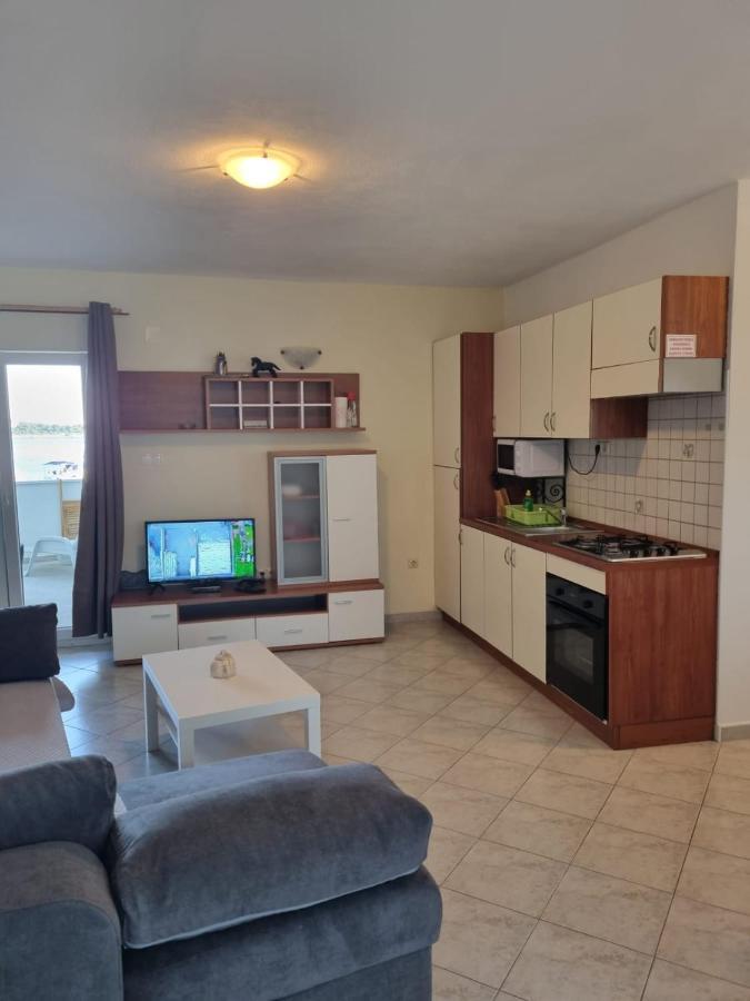 Apartmani Smoljic 普利莫顿 外观 照片