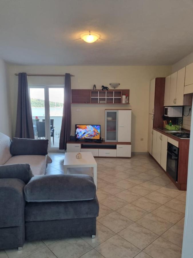 Apartmani Smoljic 普利莫顿 外观 照片