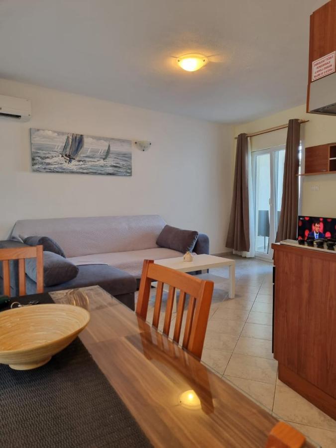 Apartmani Smoljic 普利莫顿 外观 照片